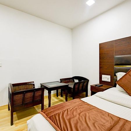 Staybook South Delhi New Delhi Exterior photo