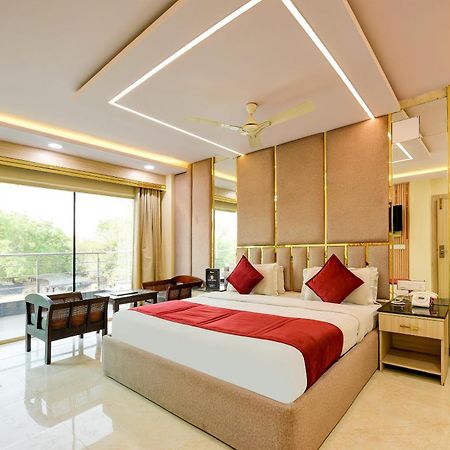 Staybook South Delhi New Delhi Exterior photo