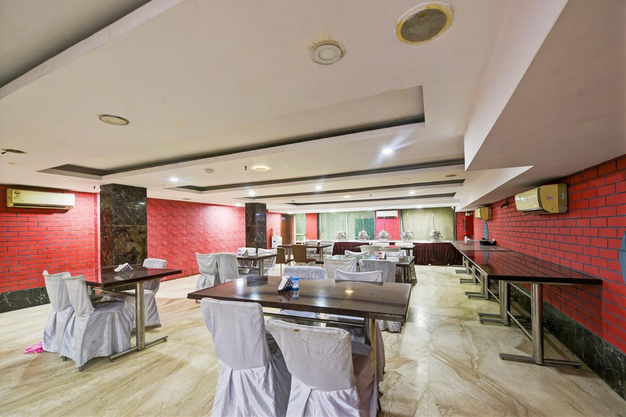 Staybook South Delhi New Delhi Exterior photo