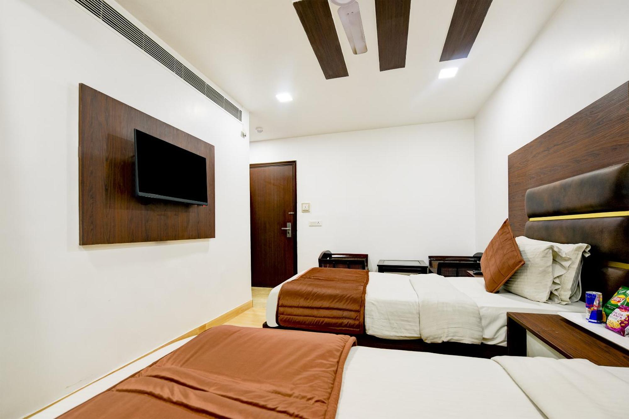 Staybook South Delhi New Delhi Exterior photo