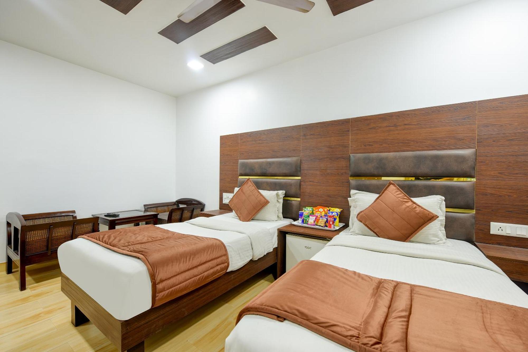 Staybook South Delhi New Delhi Exterior photo