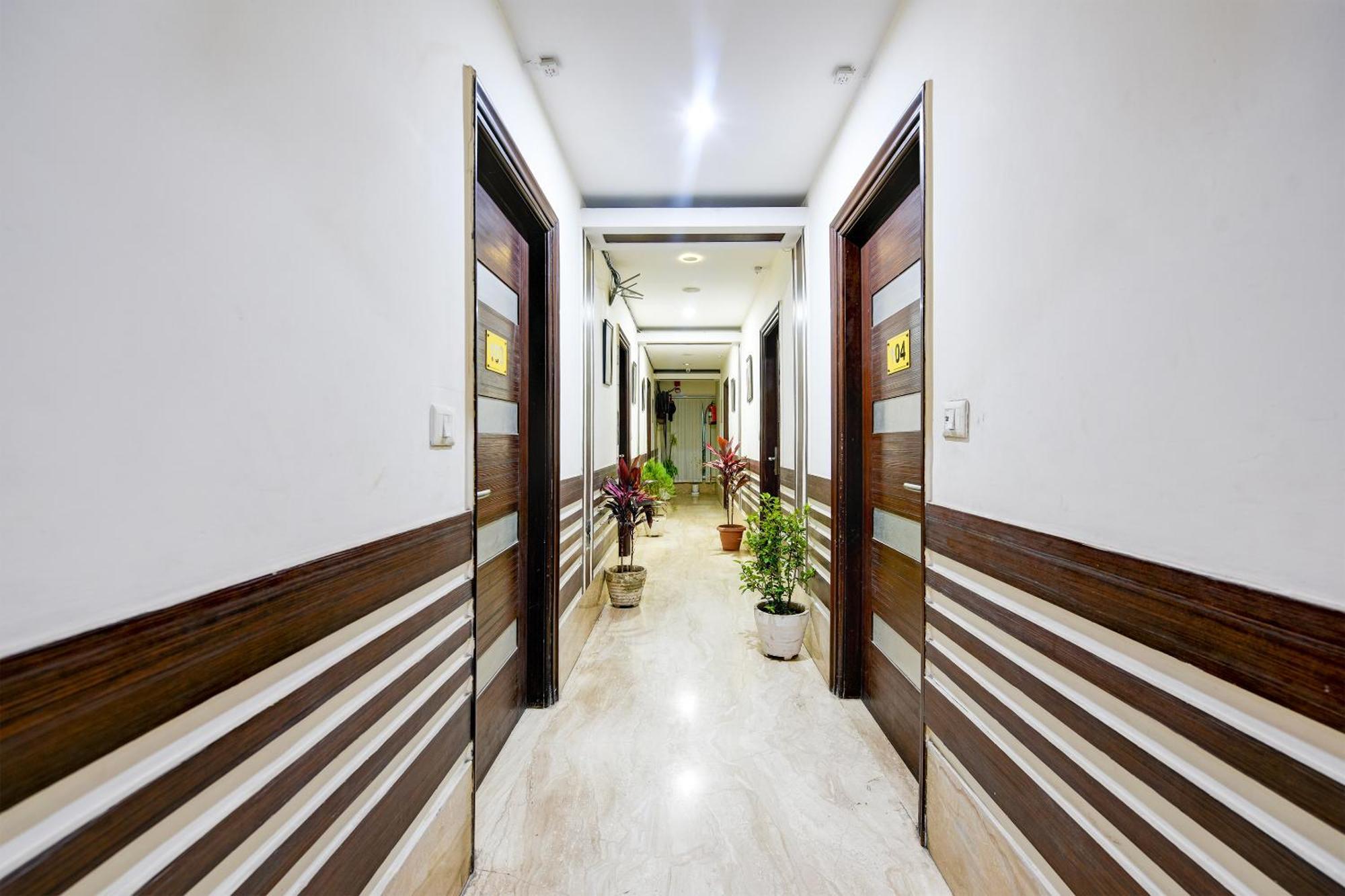 Staybook South Delhi New Delhi Exterior photo