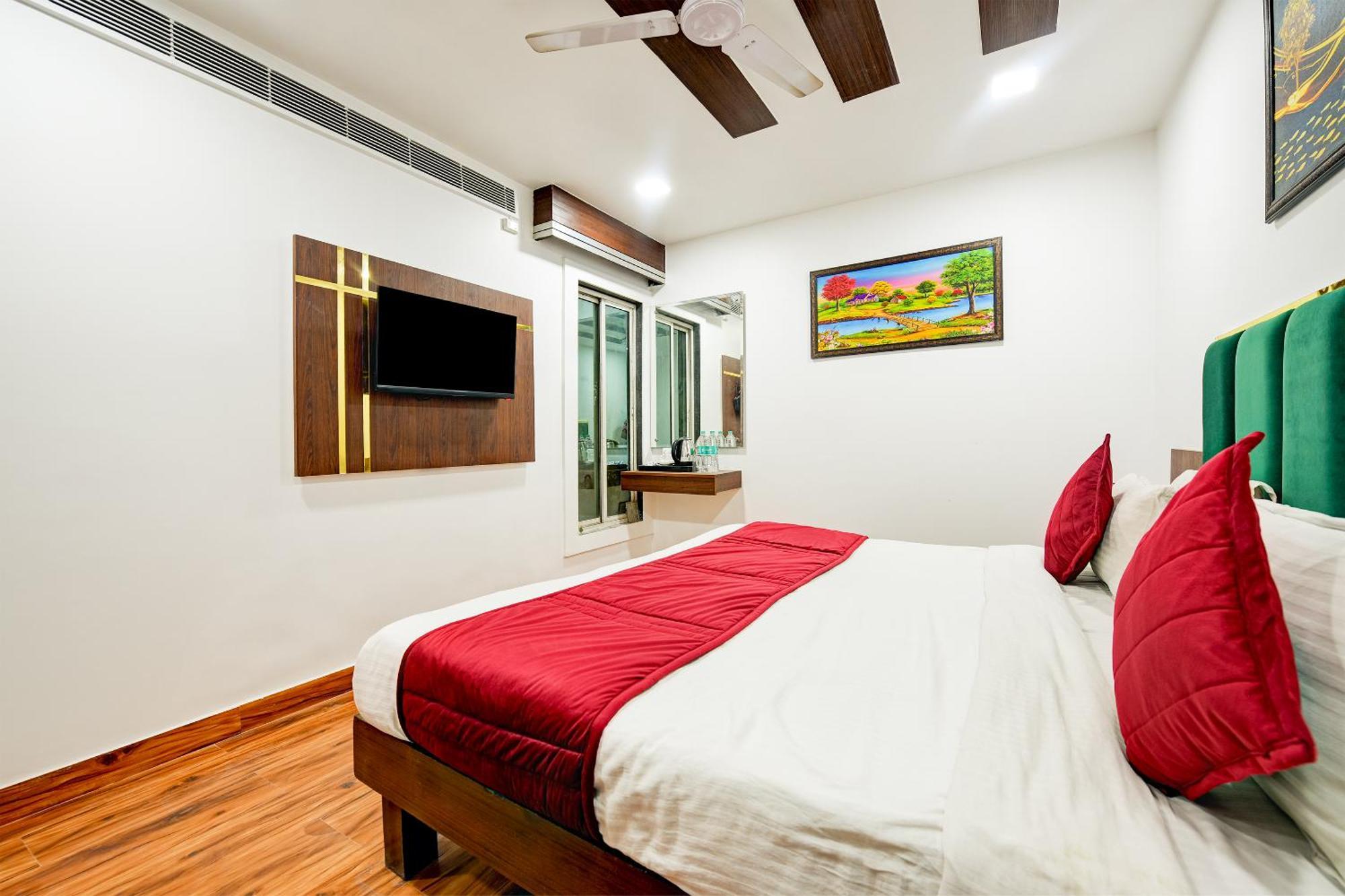Staybook South Delhi New Delhi Exterior photo