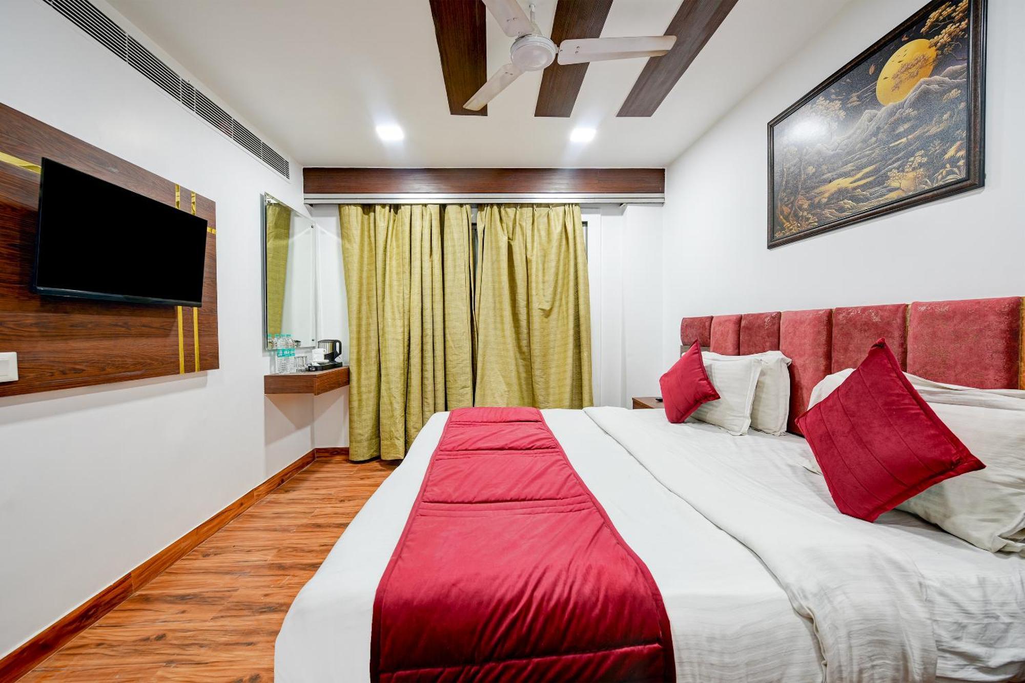 Staybook South Delhi New Delhi Exterior photo