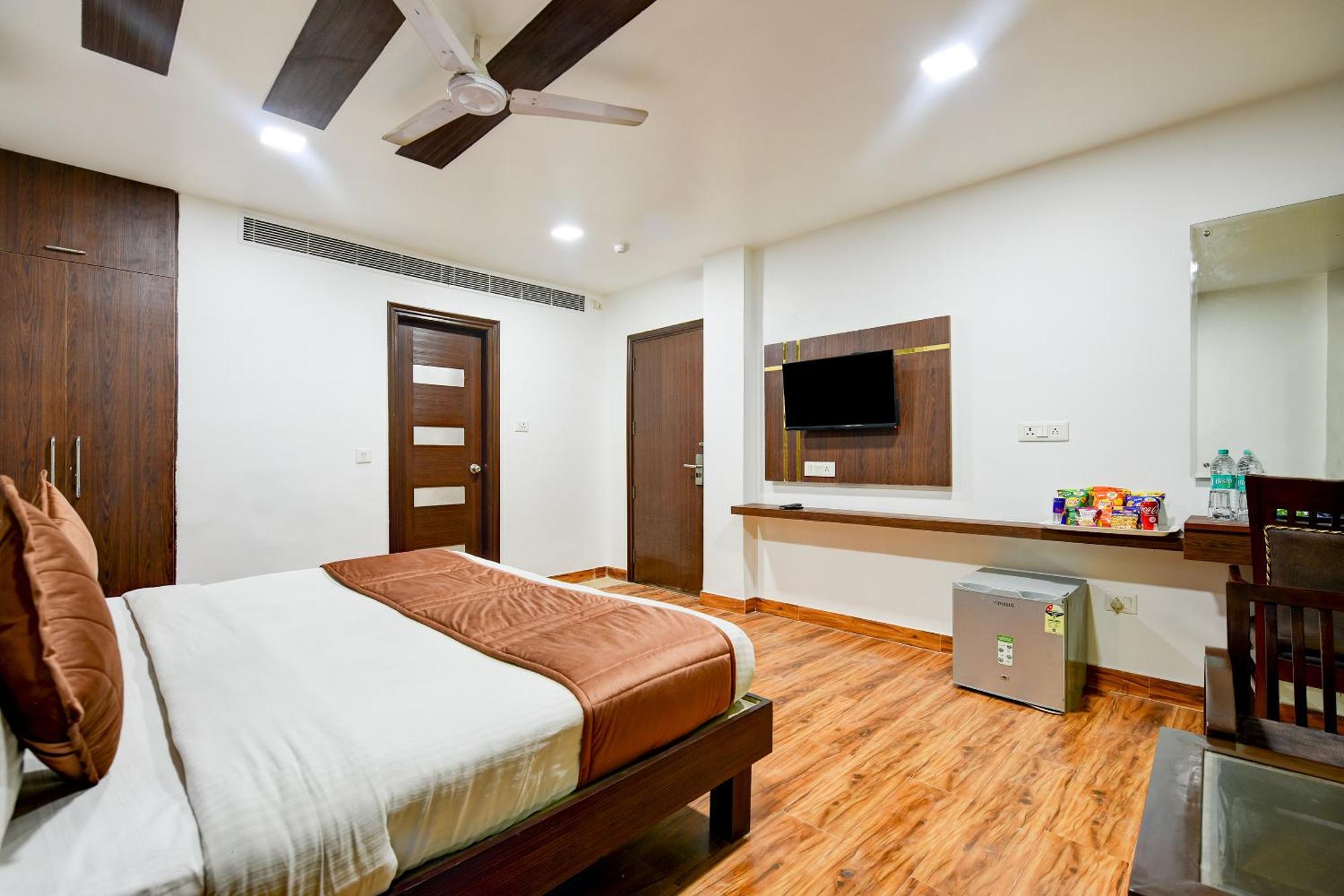 Staybook South Delhi New Delhi Exterior photo