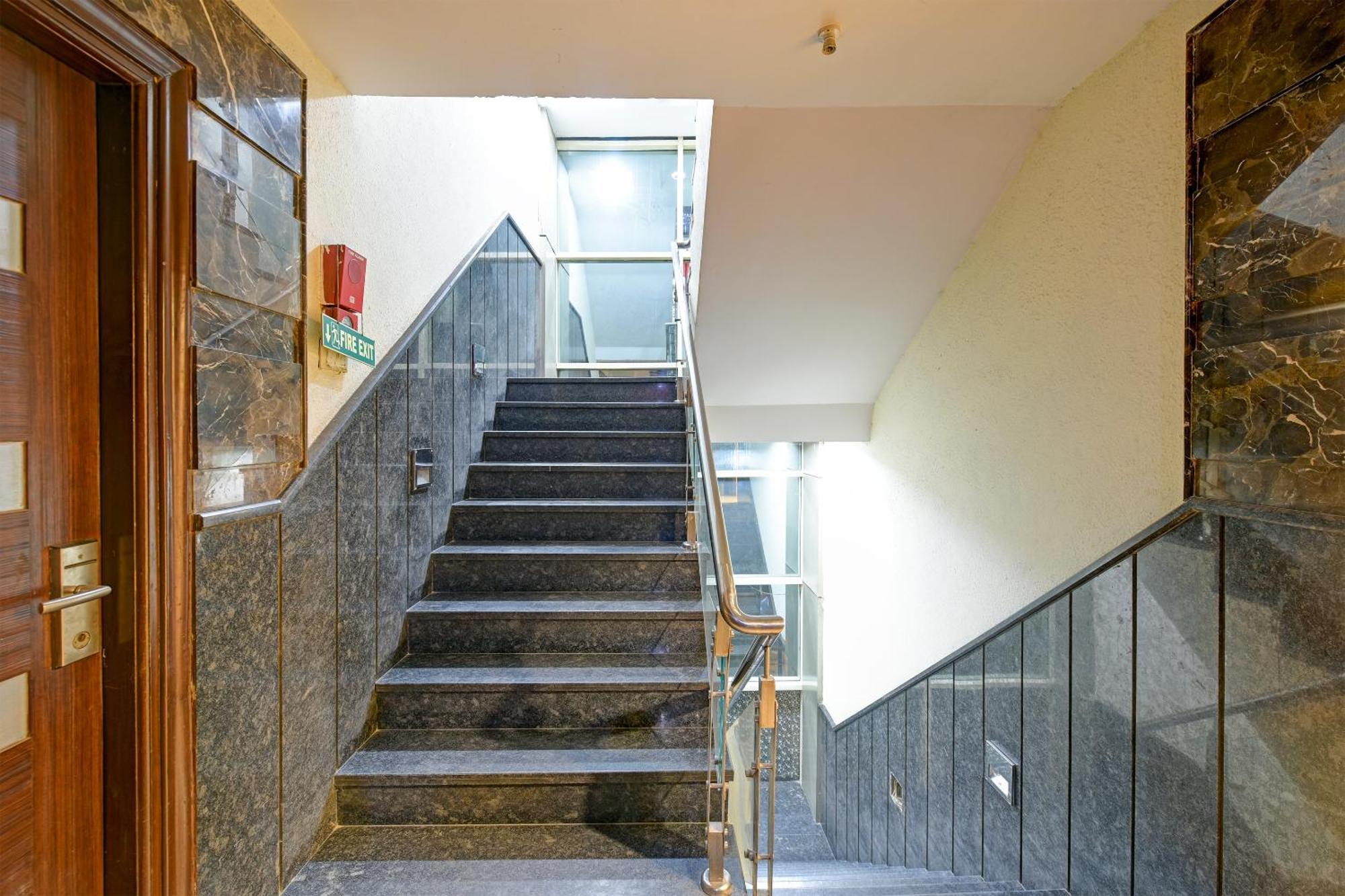 Staybook South Delhi New Delhi Exterior photo