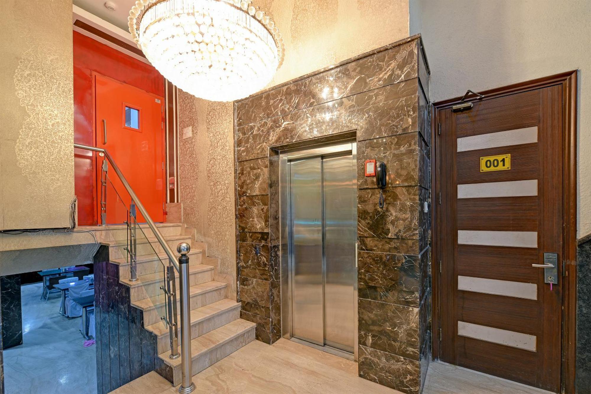 Staybook South Delhi New Delhi Exterior photo