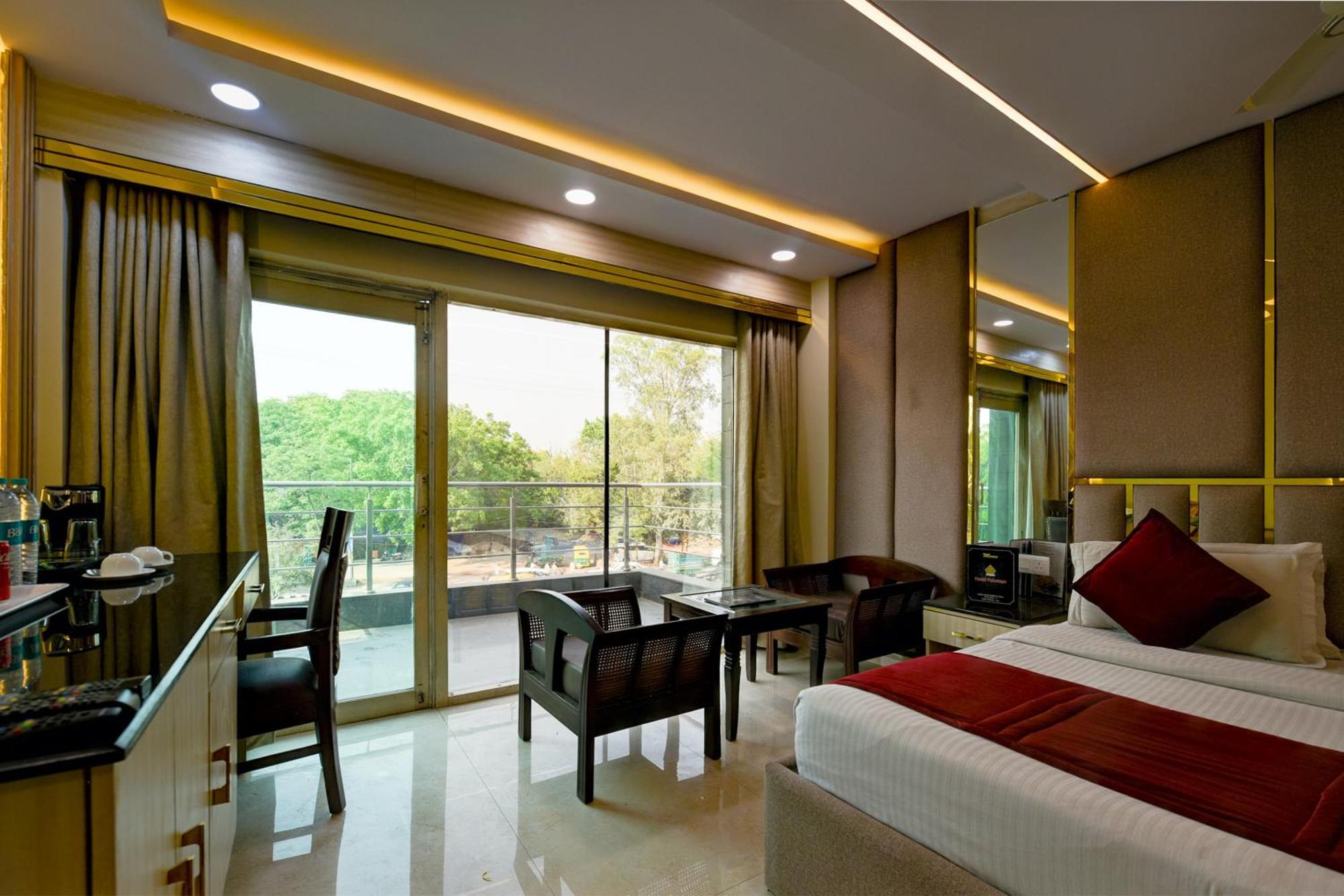 Staybook South Delhi New Delhi Exterior photo
